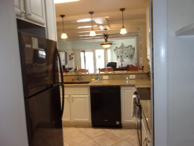 Building Photo - 5650-5A1A A1A S
