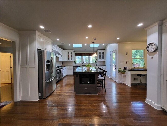 Building Photo - 363 Indian Hills Trail