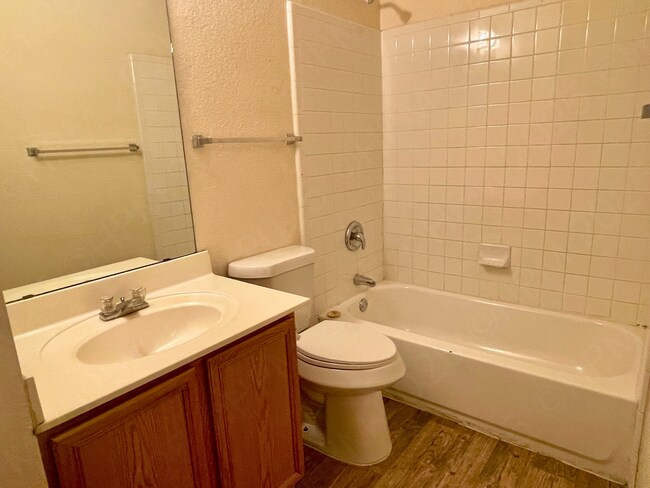 Building Photo - 955 Marble Point