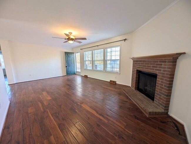 Building Photo - 5281 Barham Rd