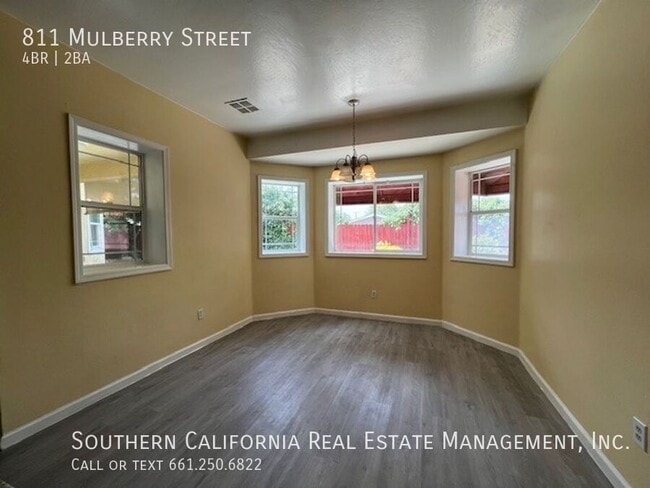Building Photo - 811 Mulberry St