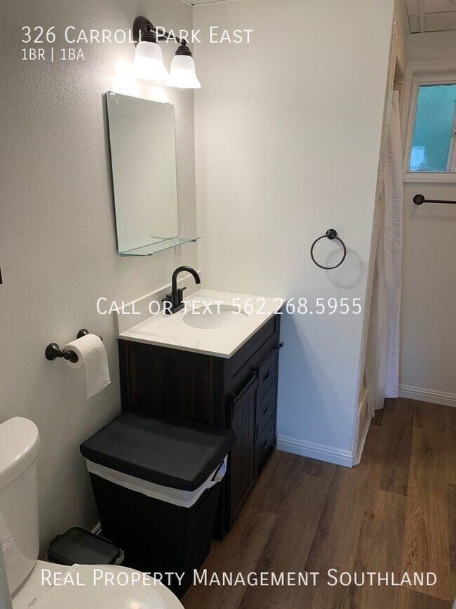 Building Photo - Studio Apartment for Rent in Long Beach