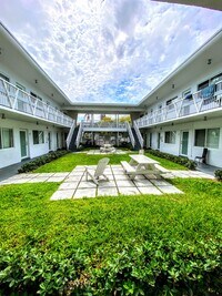 Building Photo - ALL Charm and ready to show off. Miami Bea...