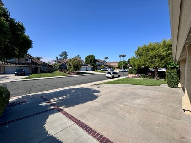 Building Photo - 5 bedroom South Temecula home with a Pool ...