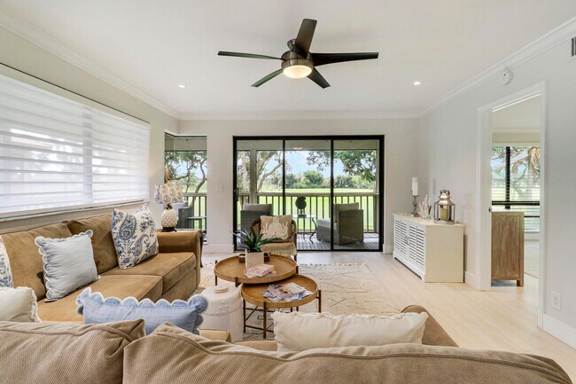 Building Photo - 438 Brackenwood Ln S