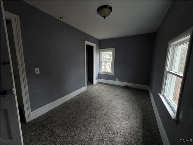 Building Photo - 137 W Schuyler St