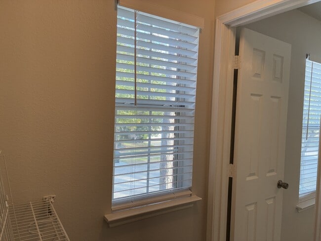 Building Photo - 10331 Marble Crest Dr