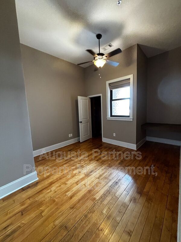 Building Photo - 936 Broad St