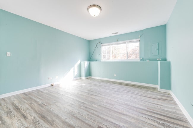 Building Photo - 3377 Ravinia Cir