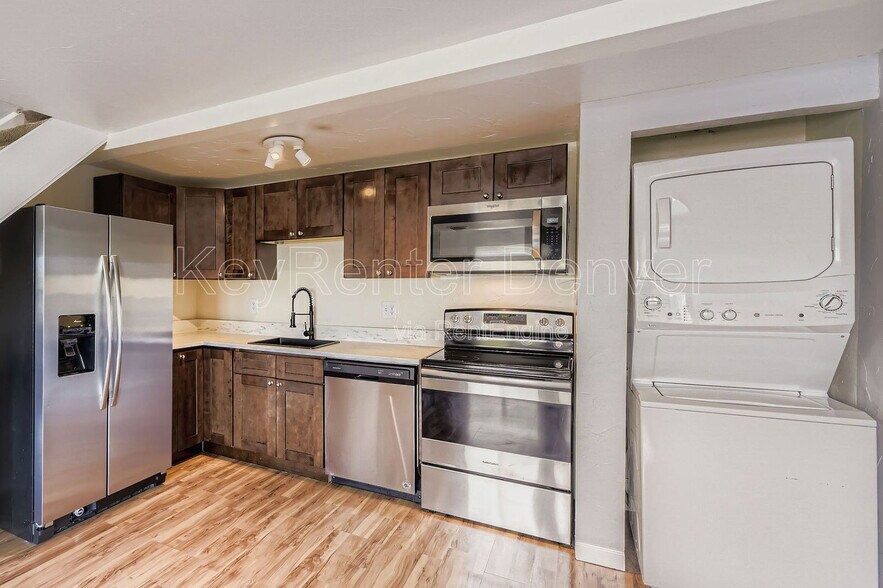 Building Photo - 341 S Estes St