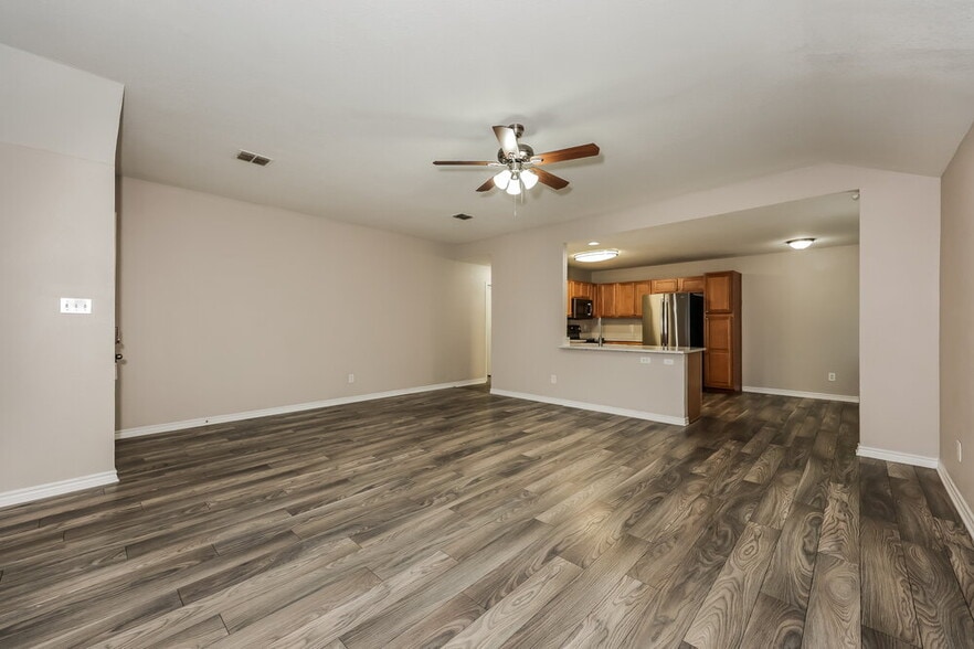 Building Photo - 1159 Whispering Meadows