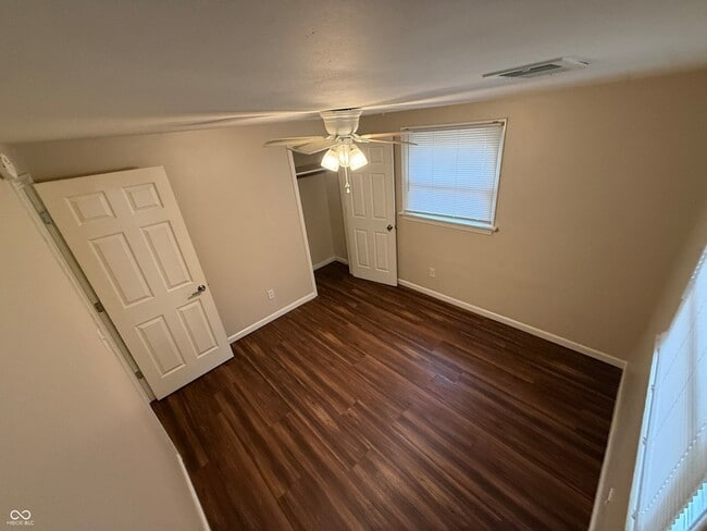 Building Photo - 10633 Central Ave