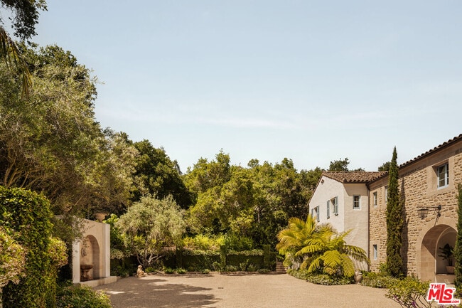 Building Photo - 848 Picacho Ln