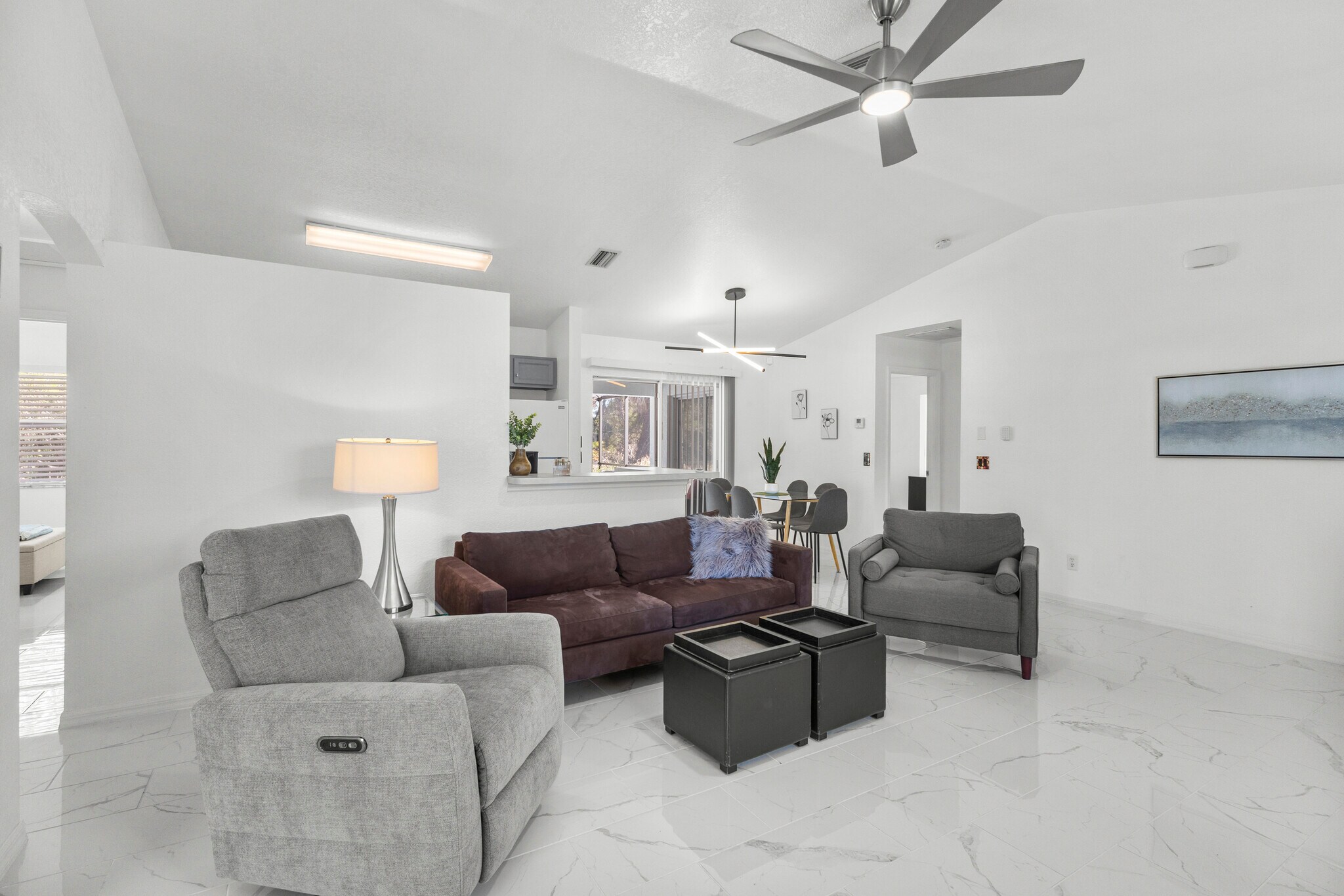 Building Photo - 3620 Candia Ave