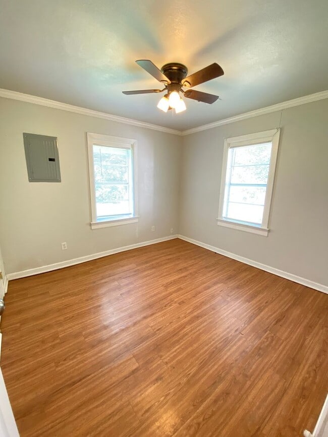 Building Photo - Cute 3 Bed 1 Bath Near Tinker AFB