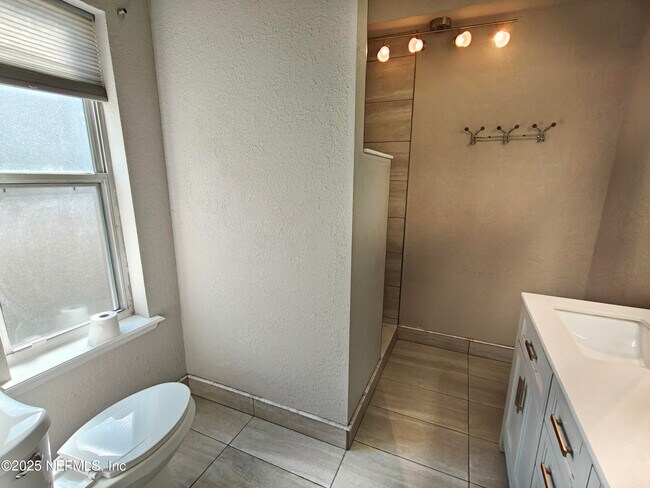 Building Photo - 8971 Rockpond Meadows Dr