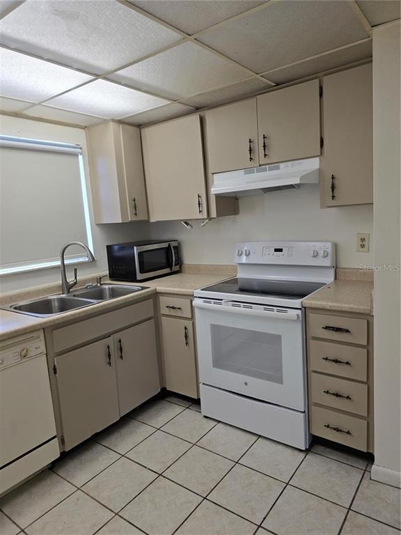 Building Photo - 712 Oakgrove Dr