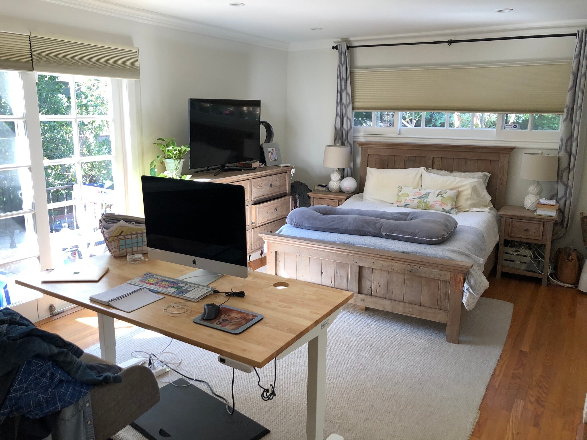 Master Bedroom - 5507 Noble Ave