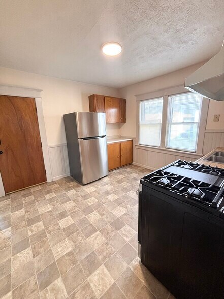 Building Photo - 58 Roanoke Pky