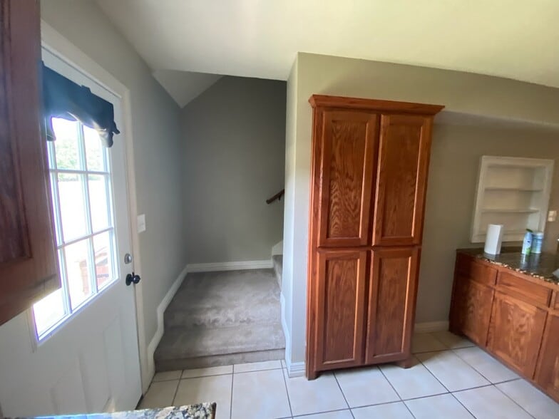 2 bedroom bath and loft upstairs - 18 Addie Ln