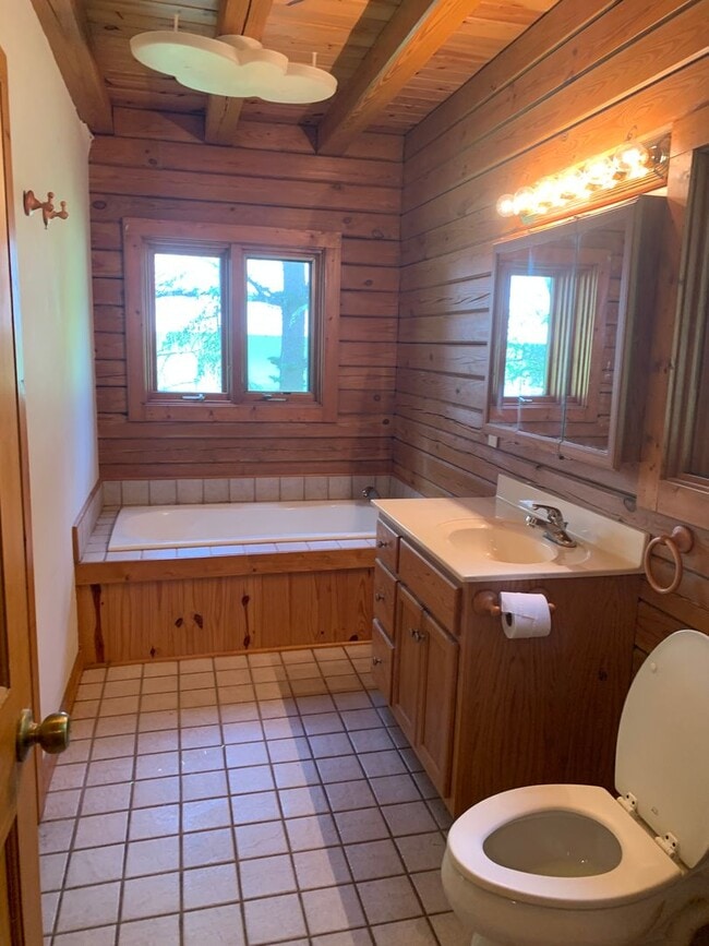 Building Photo - 504 Stuart Williams Rd