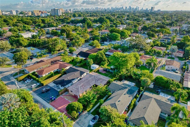 Building Photo - 2931 SW 39th Ave