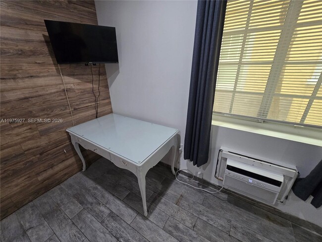 Building Photo - 1345 Pennsylvania Ave