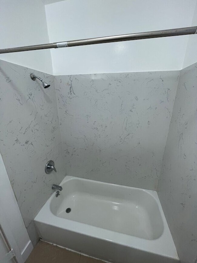 Building Photo - 1946 E 20th St