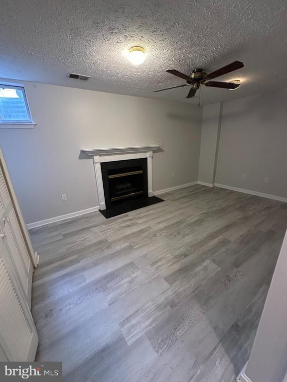 Building Photo - 104 Peridot Pl