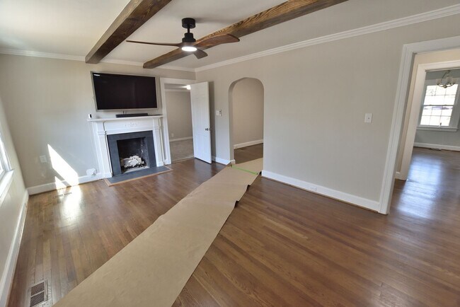 Building Photo - 4025 S Hathaway Blvd
