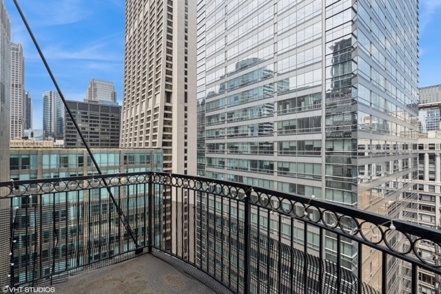 Building Photo - 8 W Monroe St