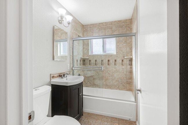 Building Photo - Spacious 4BR/3BA Home in Top-Rated School District!