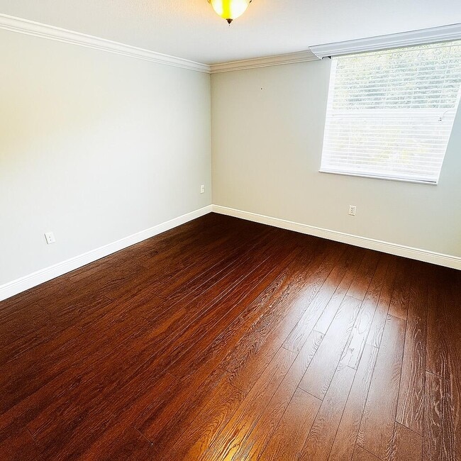 Building Photo - 2768 Shaughnessy Dr