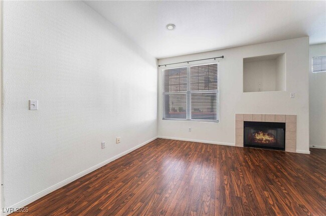 Building Photo - 5855 Valley Dr