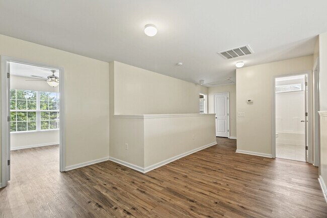 Building Photo - 465 Green Park Ln