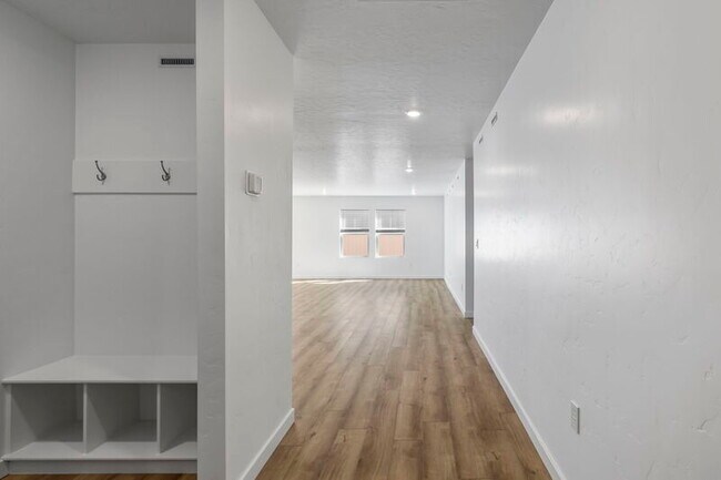 Building Photo - 6743 W Yoke St