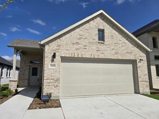Building Photo - 3905 White Rock Dr