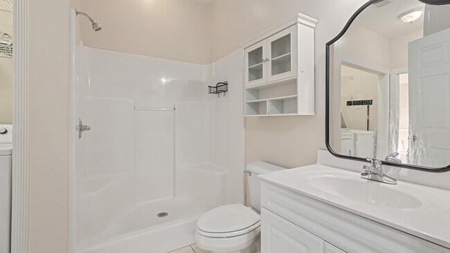 Building Photo - 4880 Dahlia Ct