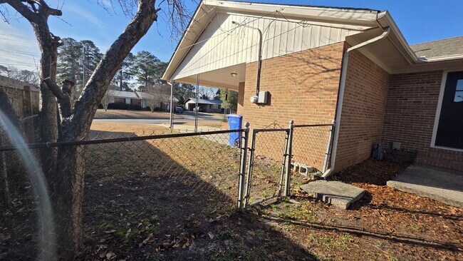 Building Photo - Updated 3-Bedroom Home with Open Layout and Large Backyard