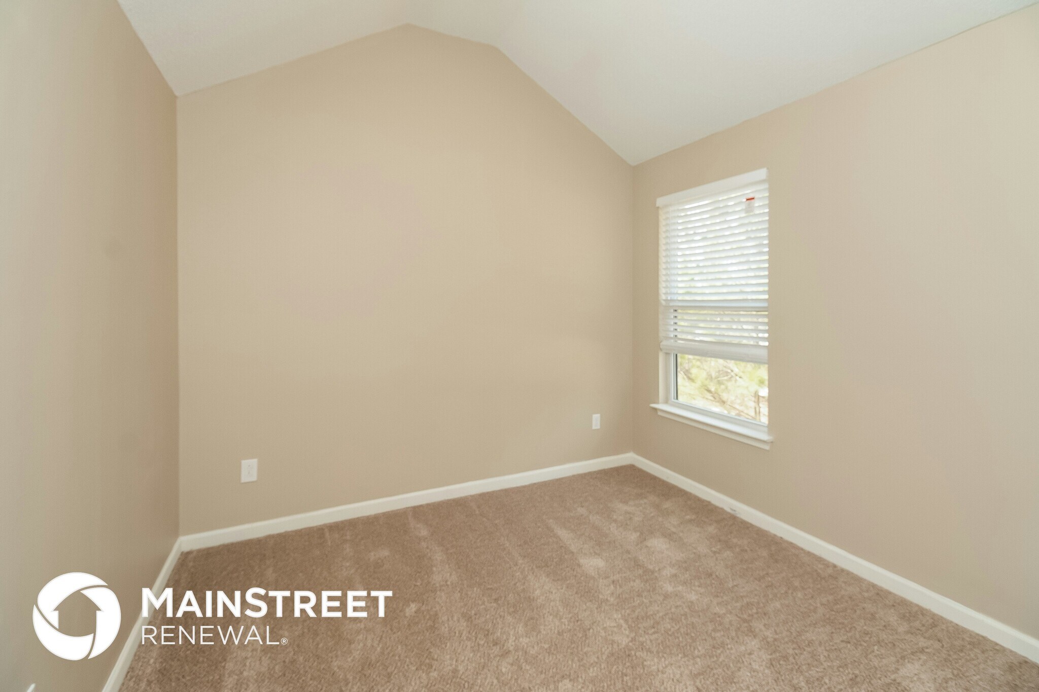 Building Photo - 2413 Hackamore Dr
