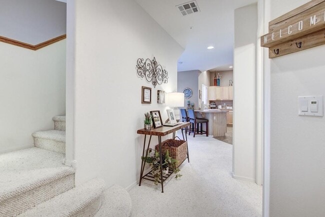 Building Photo - 8074 W Beck Ln