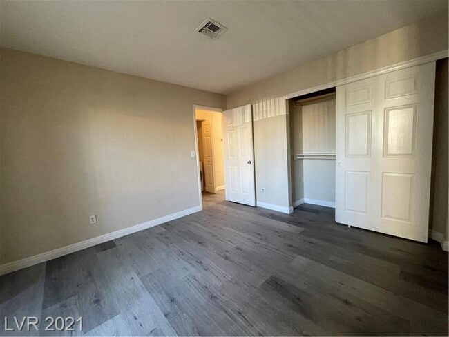 Building Photo - 6250 W Flamingo Rd