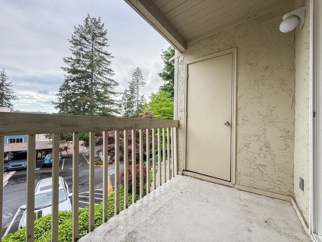 Building Photo - 9494 Woodinville Redmond Rd NE