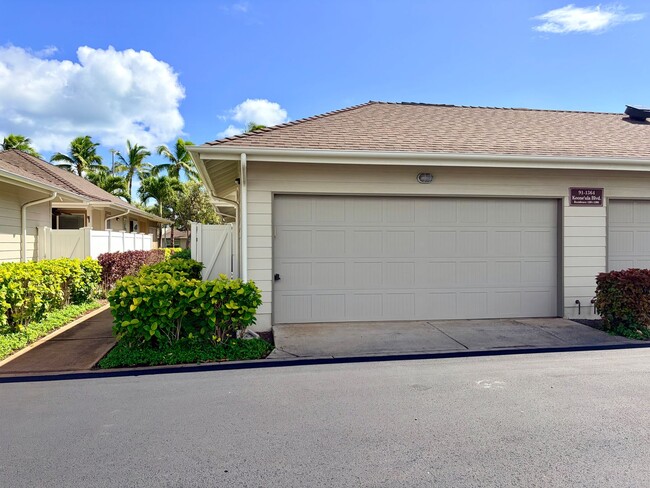 Building Photo - Spacious 3-Bed, 2-Bath Townhome in Ka Maka...