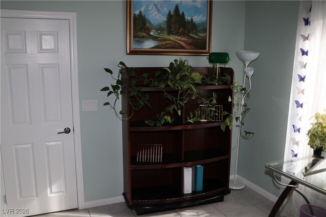 Building Photo - 10 Vicolo Sebino