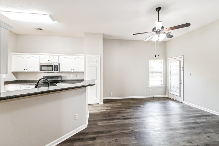 Building Photo - 316 Vaiden Ridge Dr N