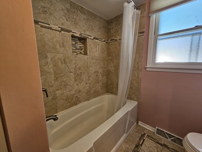 Building Photo - 9924 Crawford Ave