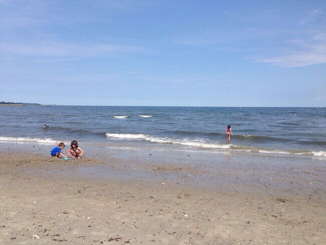 Building Photo - 3B Ludlow Rd