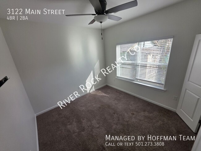 Building Photo - 3122 Main St