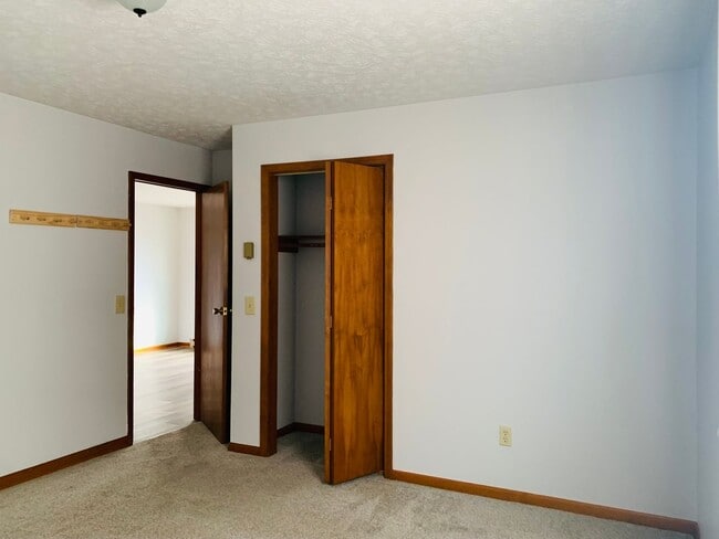 Building Photo - 392 Autumnwood Dr